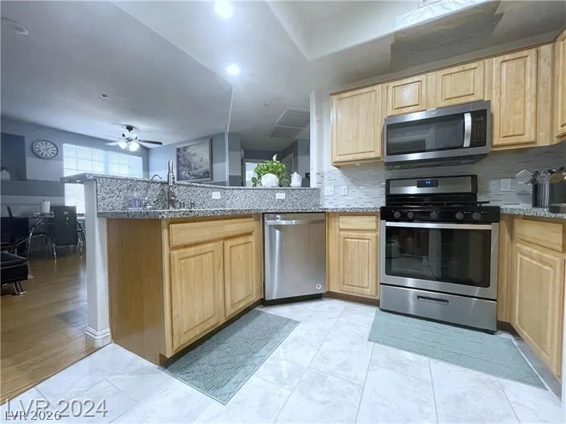 5855 Valley, North Las Vegas, NV 89031