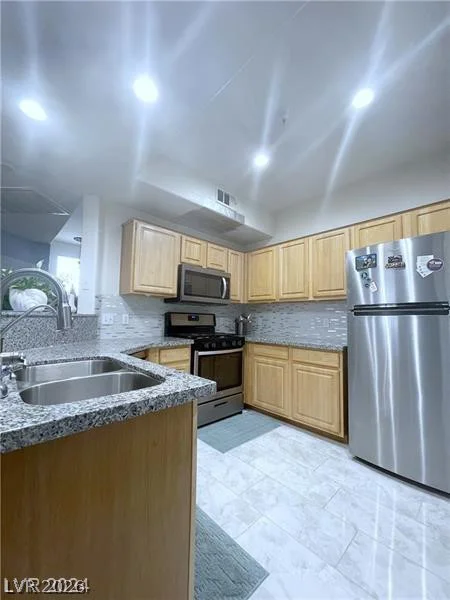 5855 Valley, North Las Vegas, NV 89031