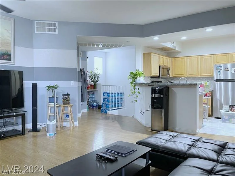 5855 Valley, North Las Vegas, NV 89031