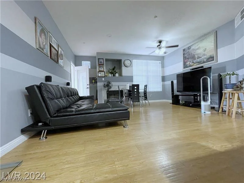 5855 Valley, North Las Vegas, NV 89031