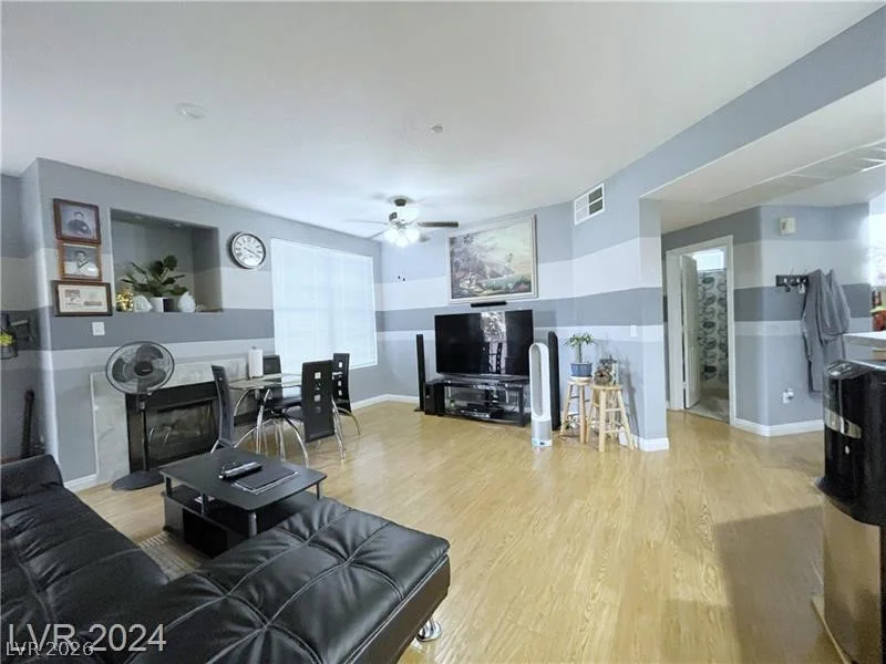5855 Valley, North Las Vegas, NV 89031