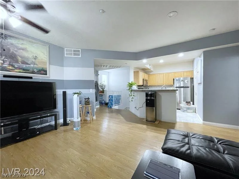 5855 Valley, North Las Vegas, NV 89031