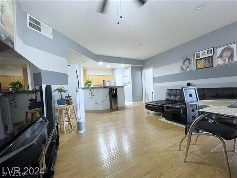 5855 Valley, North Las Vegas, NV 89031