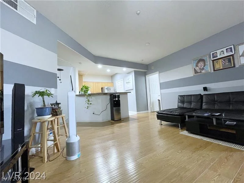 5855 Valley, North Las Vegas, NV 89031