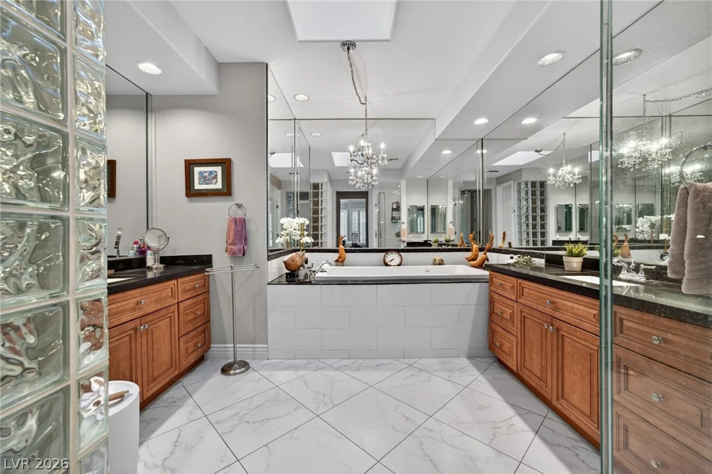 8389 Turtle Creek, Las Vegas, NV 89113
