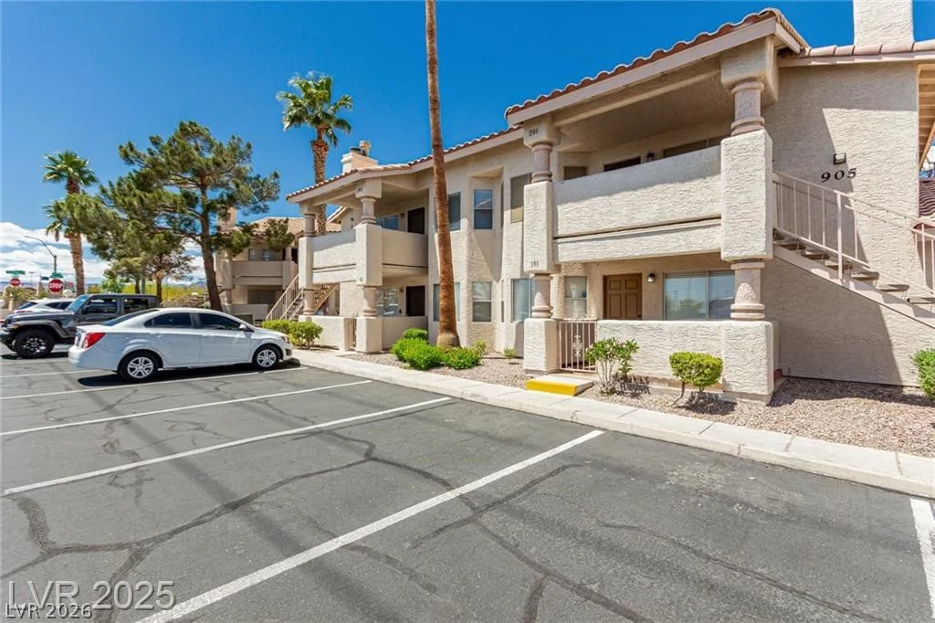 905 Sulphur Springs, Las Vegas, NV 89128