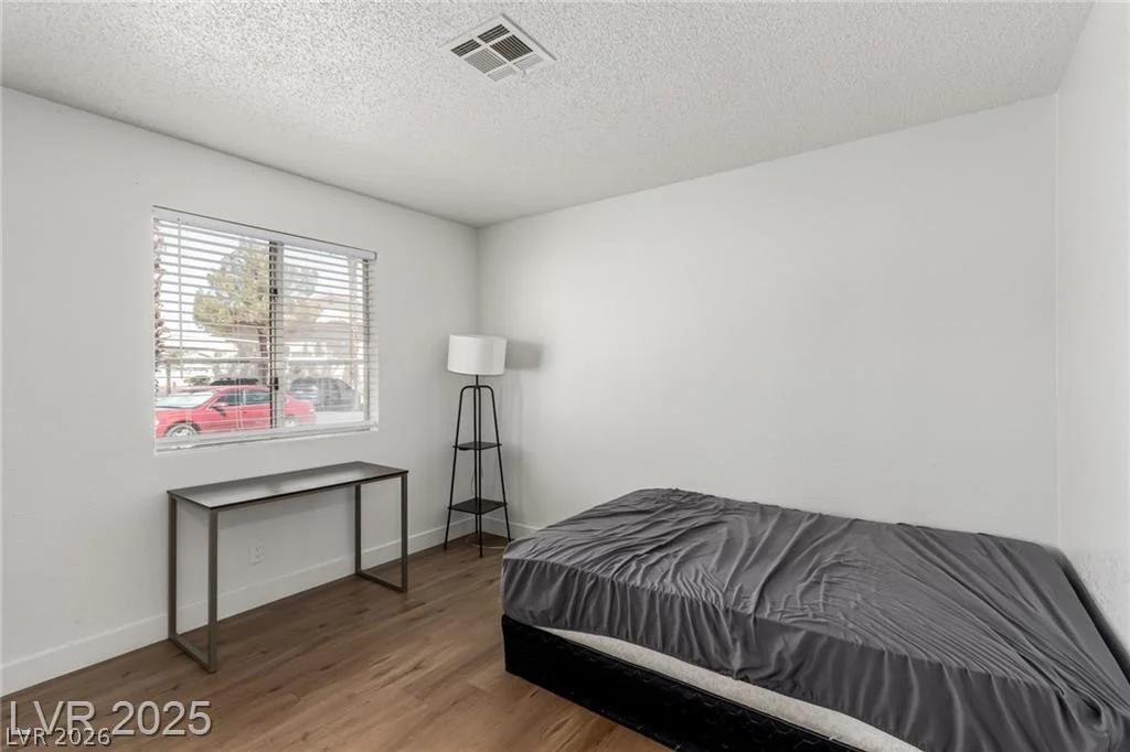 905 Sulphur Springs, Las Vegas, NV 89128
