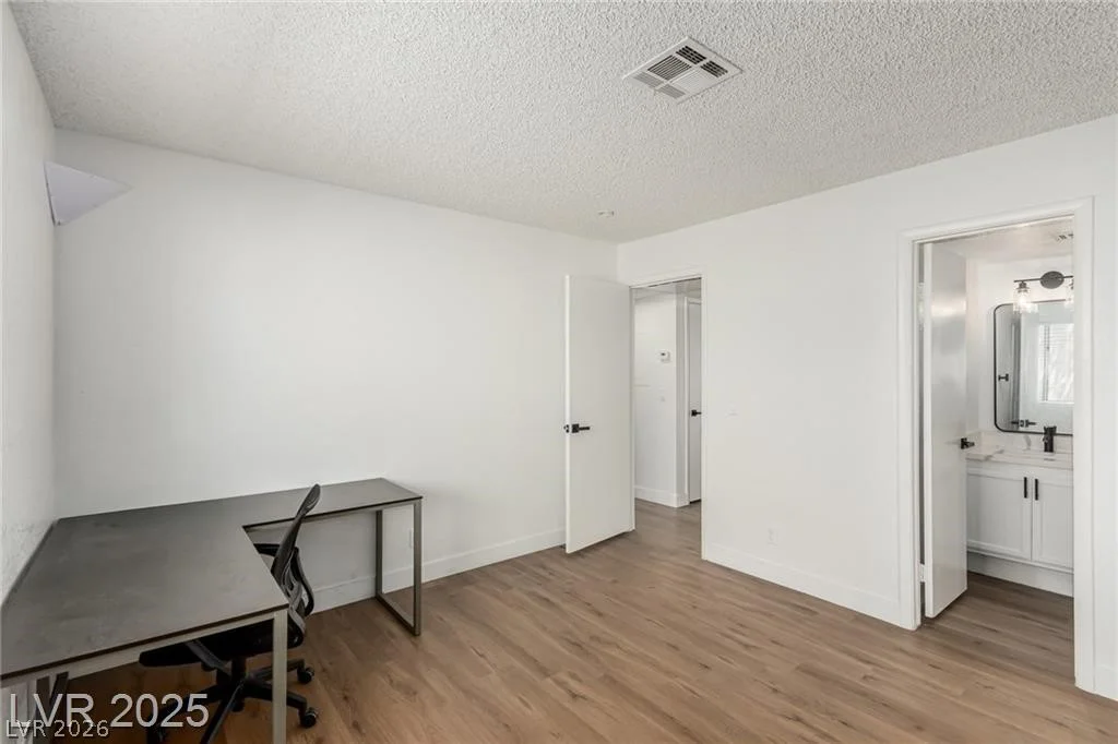 905 Sulphur Springs, Las Vegas, NV 89128