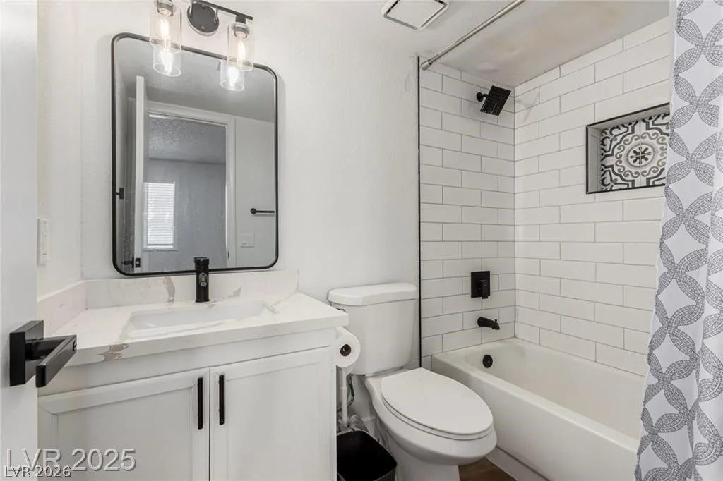 905 Sulphur Springs, Las Vegas, NV 89128