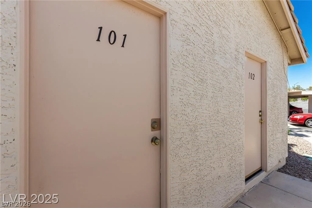 905 Sulphur Springs, Las Vegas, NV 89128