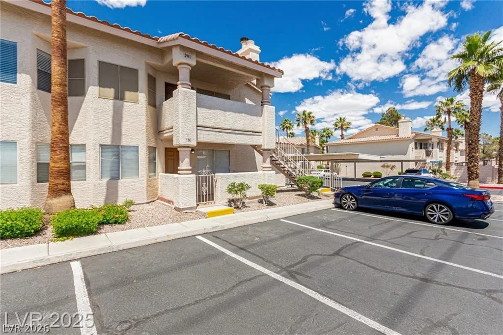 905 Sulphur Springs, Las Vegas, NV 89128