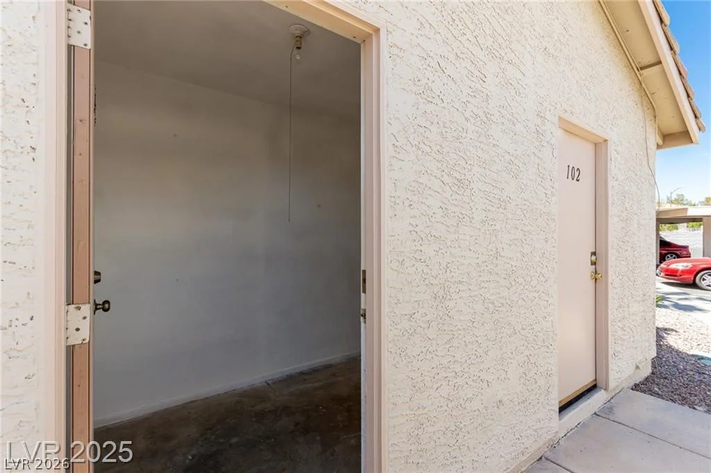 905 Sulphur Springs, Las Vegas, NV 89128
