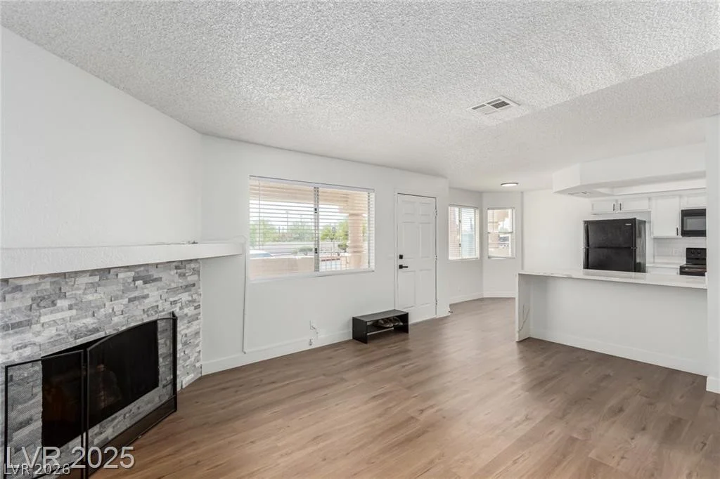905 Sulphur Springs, Las Vegas, NV 89128
