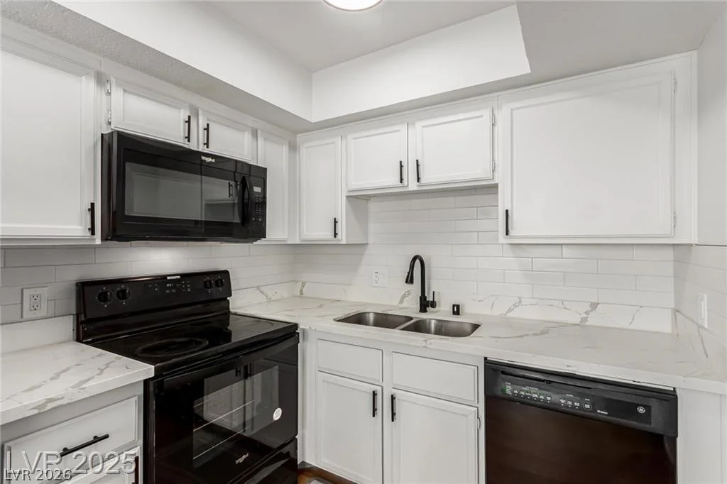 905 Sulphur Springs, Las Vegas, NV 89128