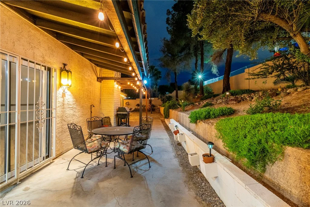 2457 Swan, Las Vegas, NV 89121