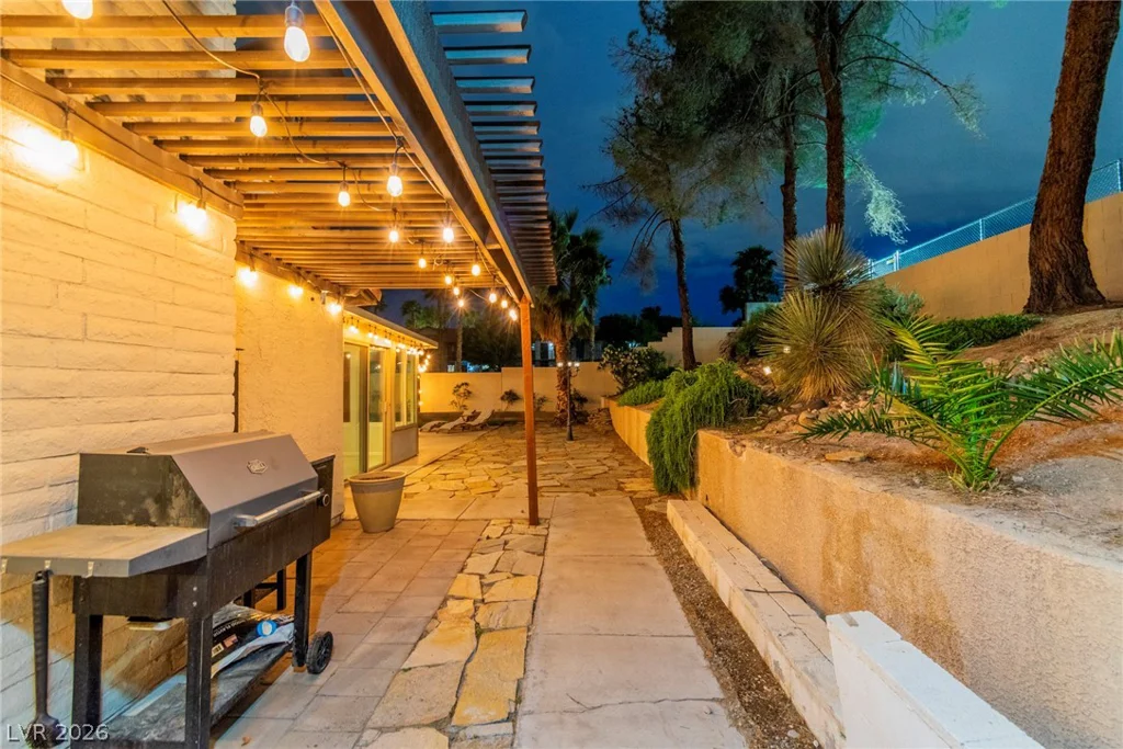 2457 Swan, Las Vegas, NV 89121