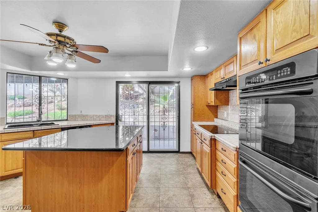 2457 Swan, Las Vegas, NV 89121