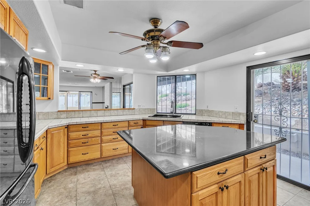2457 Swan, Las Vegas, NV 89121