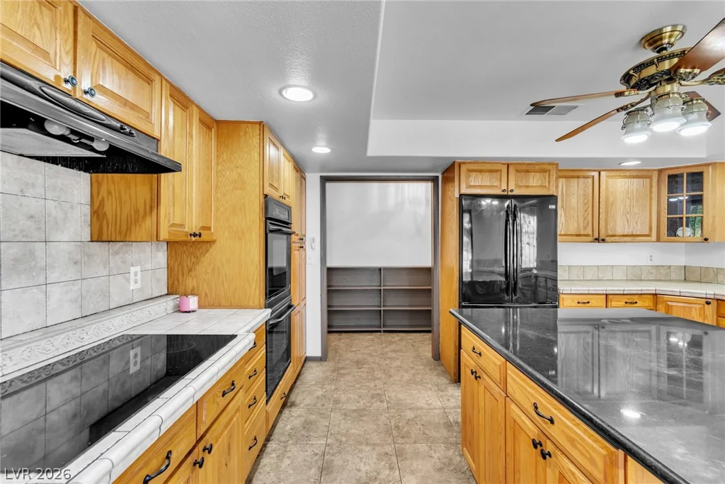2457 Swan, Las Vegas, NV 89121