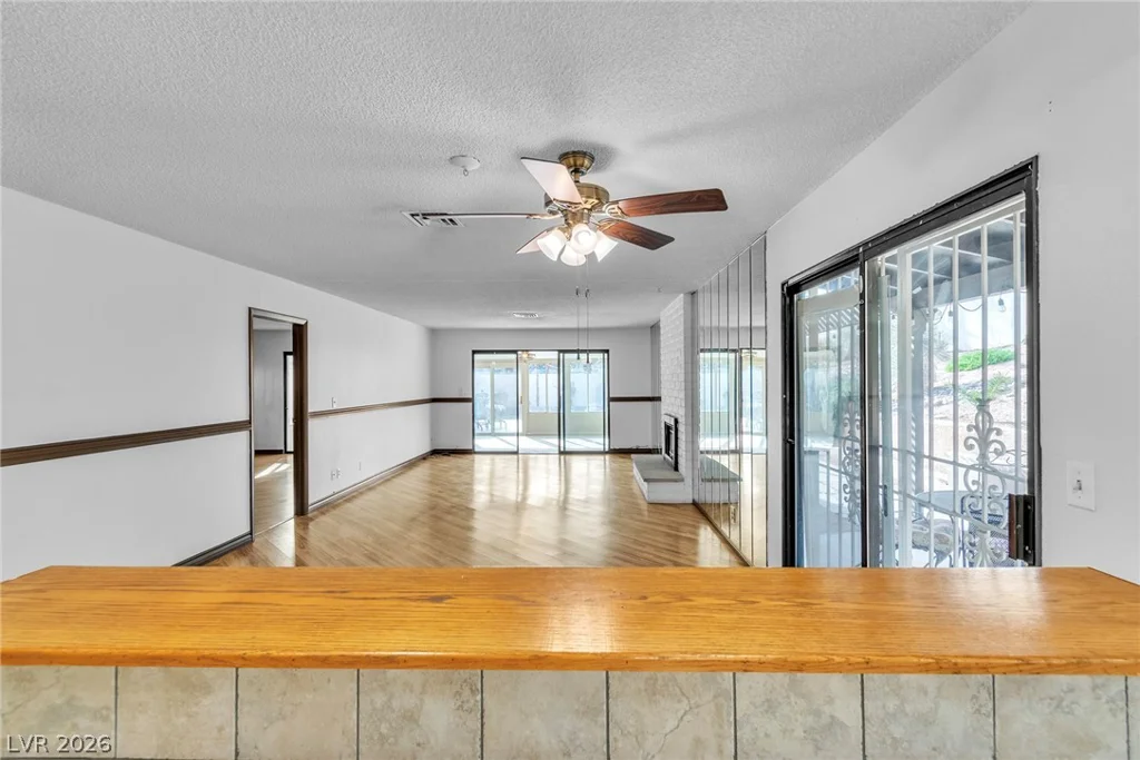 2457 Swan, Las Vegas, NV 89121
