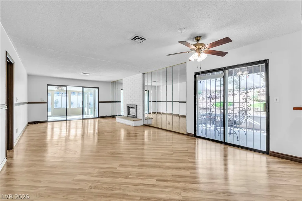 2457 Swan, Las Vegas, NV 89121