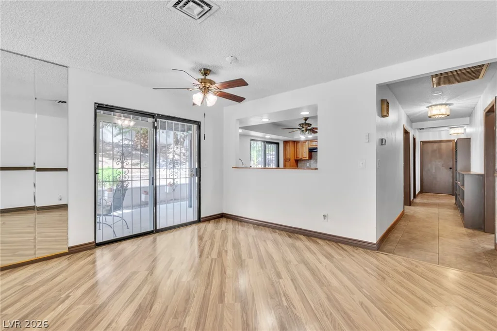 2457 Swan, Las Vegas, NV 89121