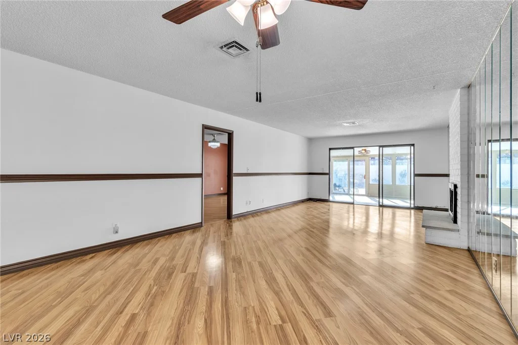 2457 Swan, Las Vegas, NV 89121