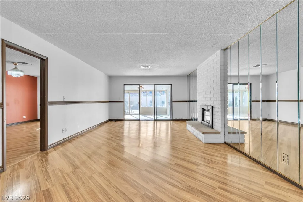 2457 Swan, Las Vegas, NV 89121