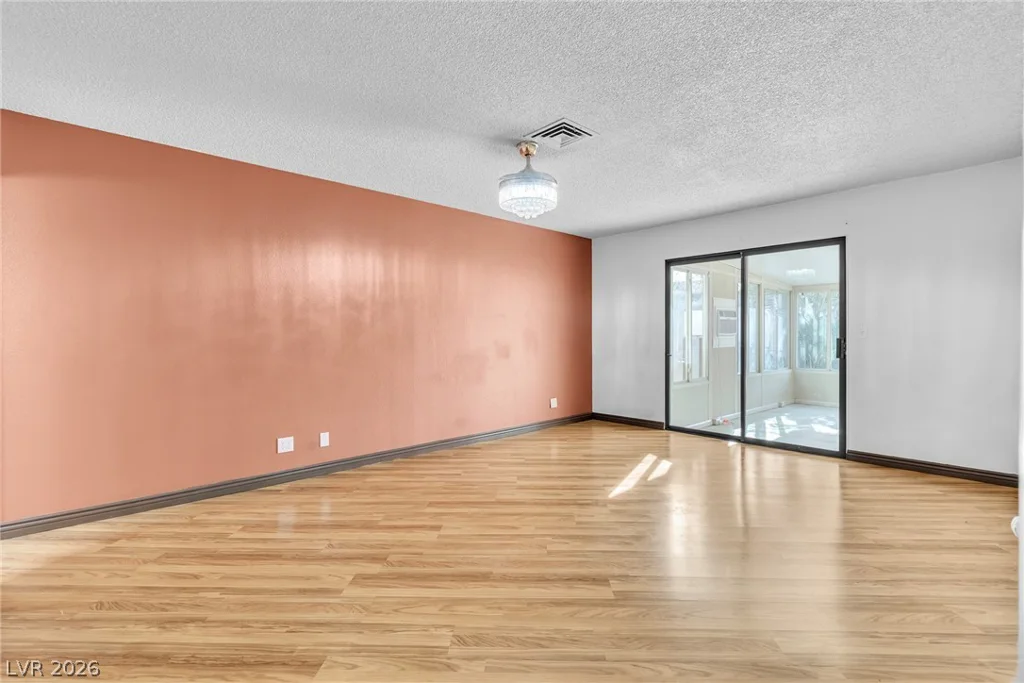 2457 Swan, Las Vegas, NV 89121