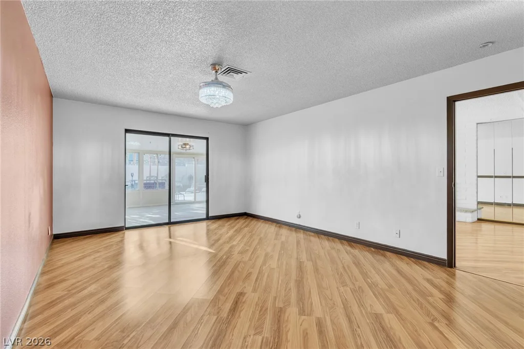 2457 Swan, Las Vegas, NV 89121