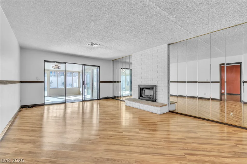 2457 Swan, Las Vegas, NV 89121