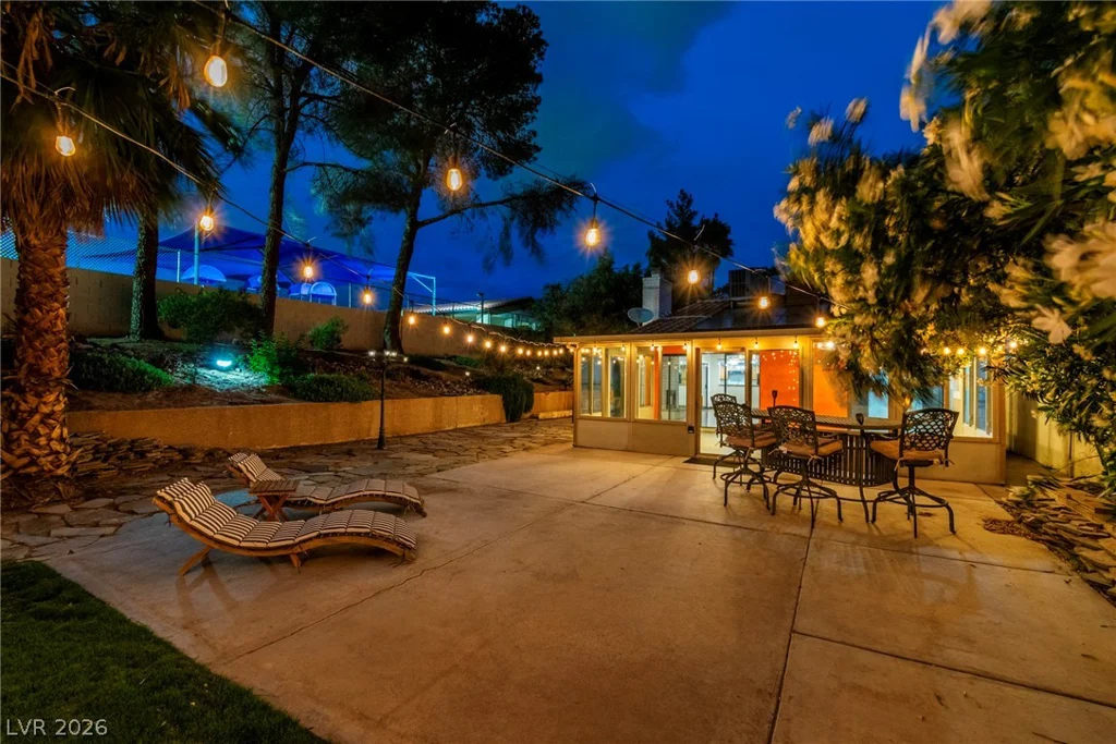 2457 Swan, Las Vegas, NV 89121