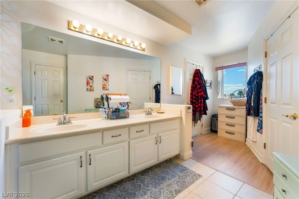 6504 Deer Hollow, Las Vegas, NV 89149