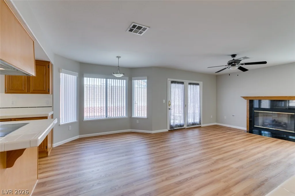 8420 Gillette, Las Vegas, NV 89117