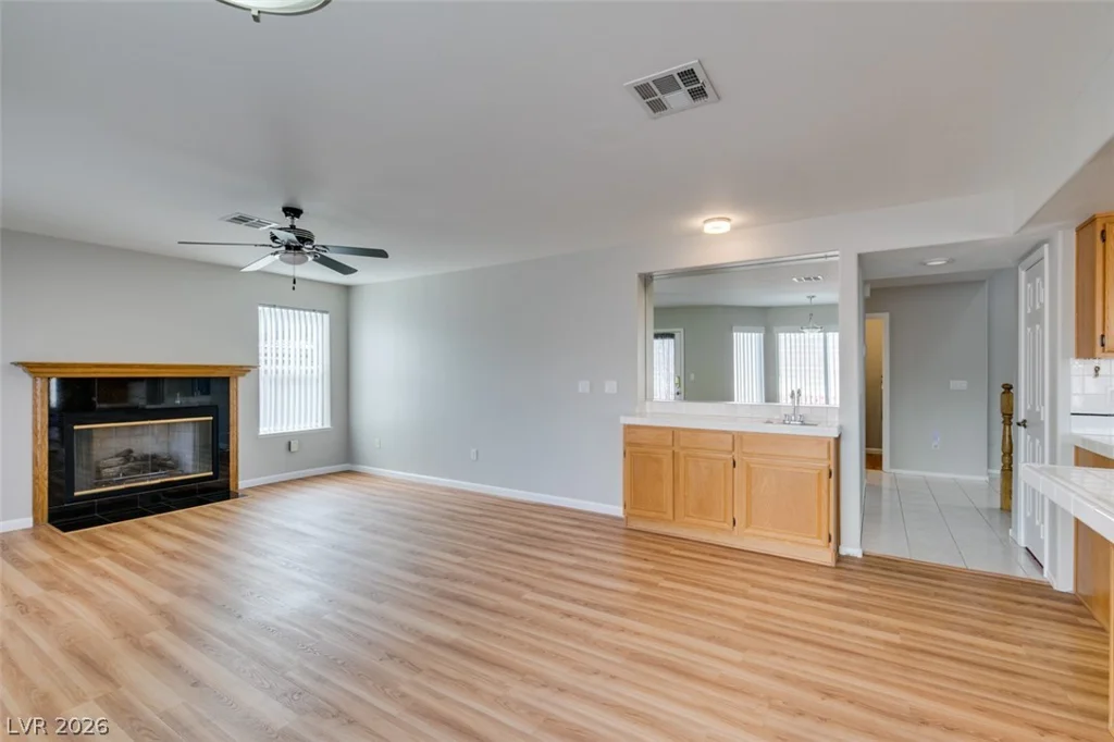 8420 Gillette, Las Vegas, NV 89117