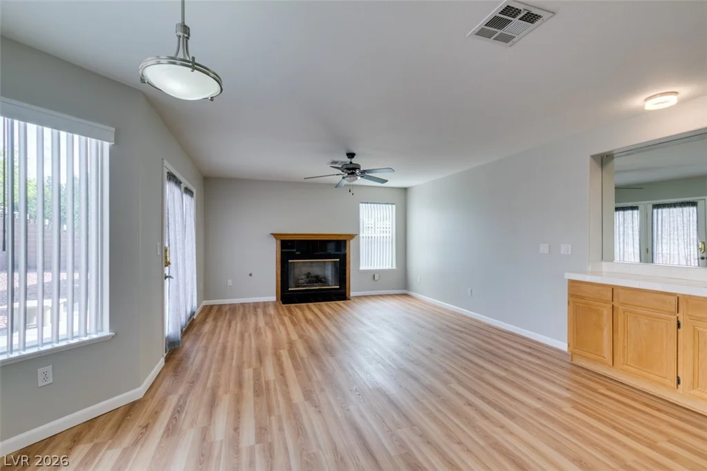 8420 Gillette, Las Vegas, NV 89117