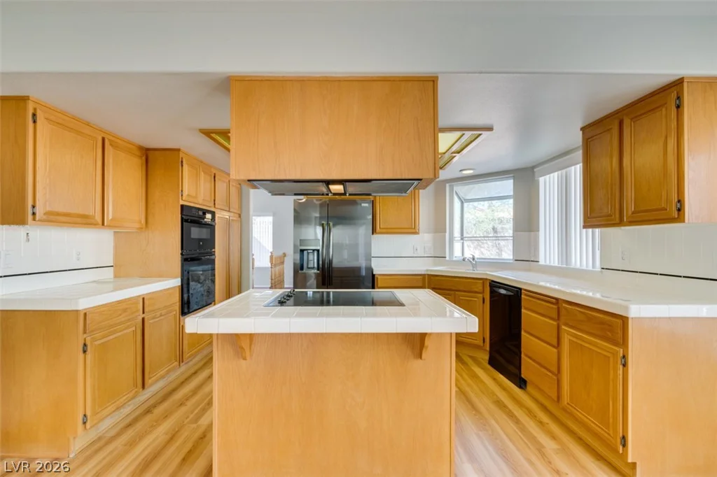 8420 Gillette, Las Vegas, NV 89117