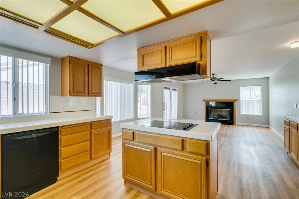 8420 Gillette, Las Vegas, NV 89117