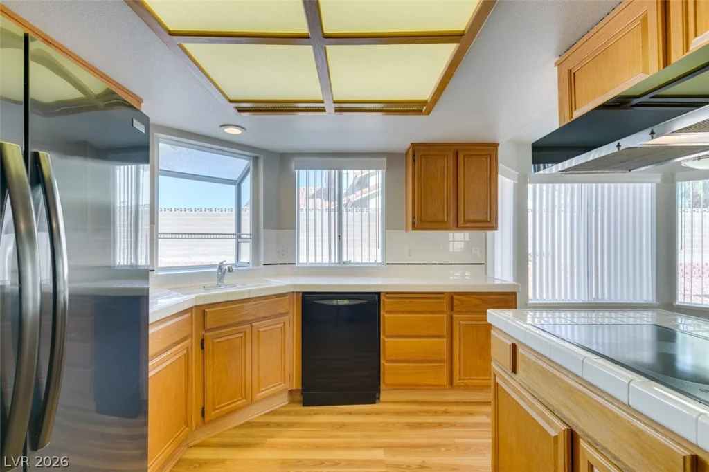 8420 Gillette, Las Vegas, NV 89117