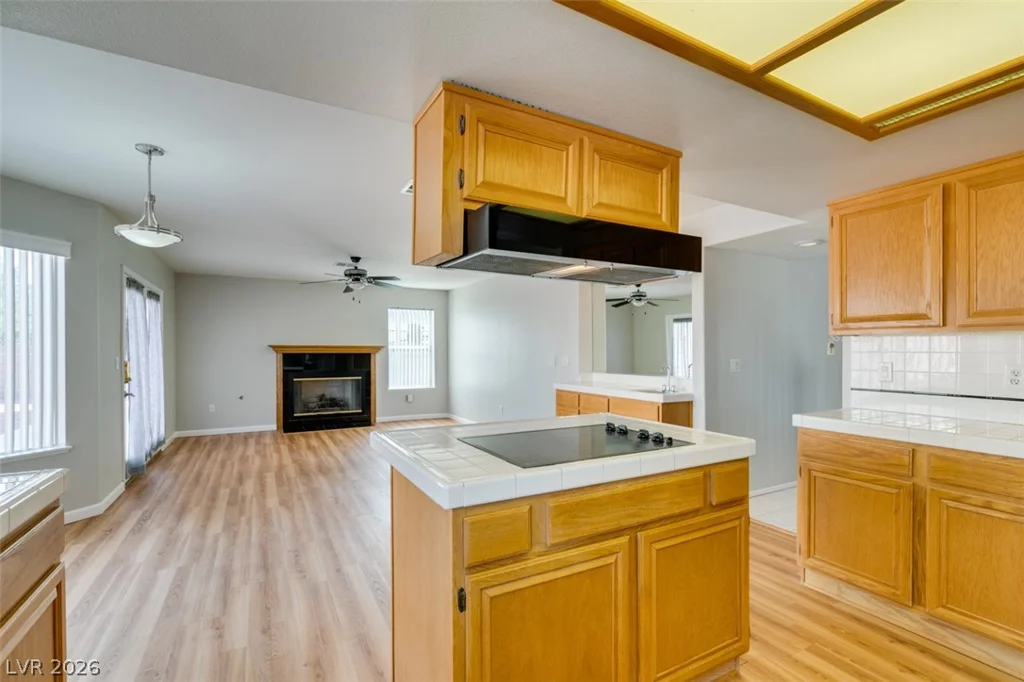 8420 Gillette, Las Vegas, NV 89117