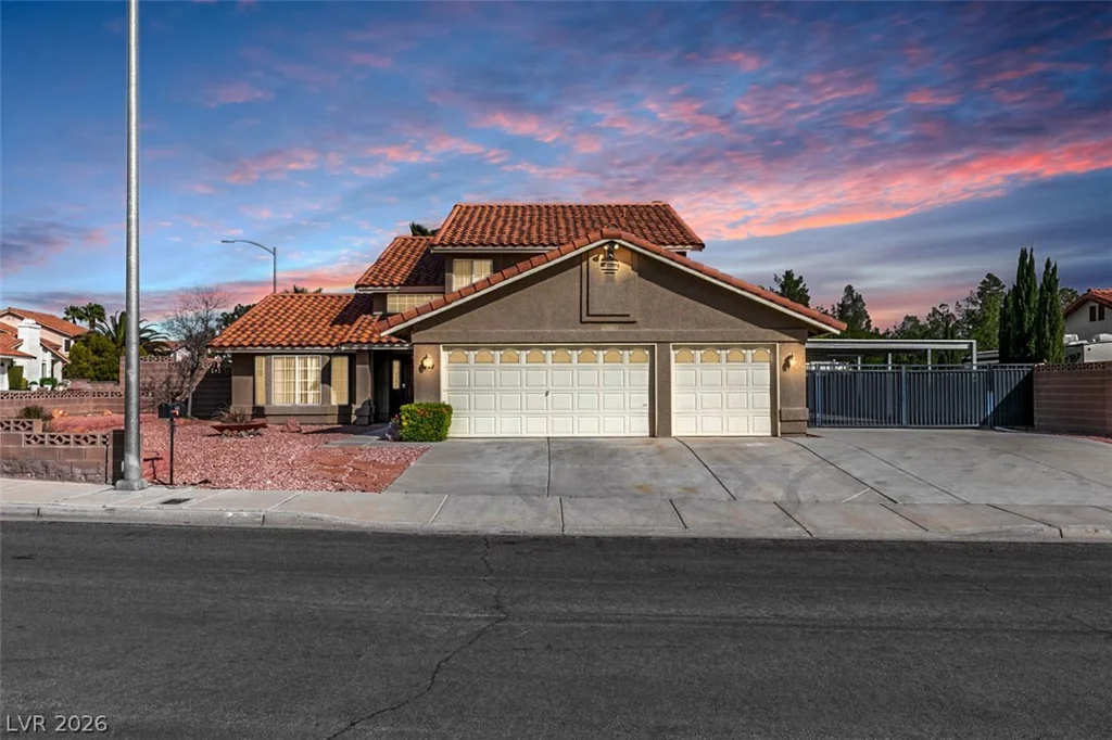 8420 Gillette, Las Vegas, NV 89117
