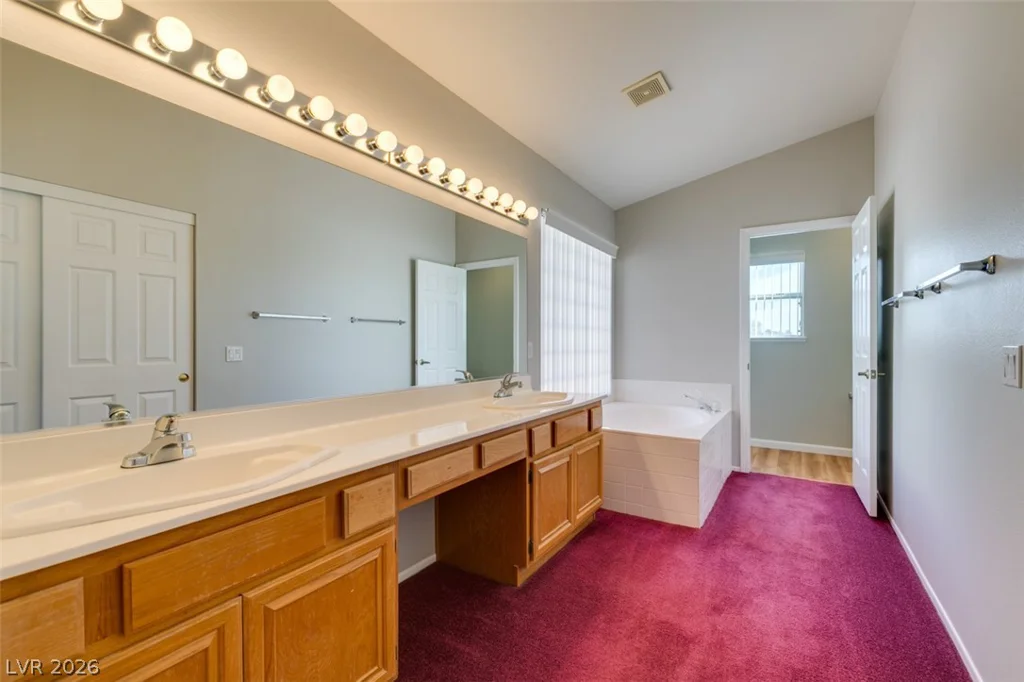 8420 Gillette, Las Vegas, NV 89117