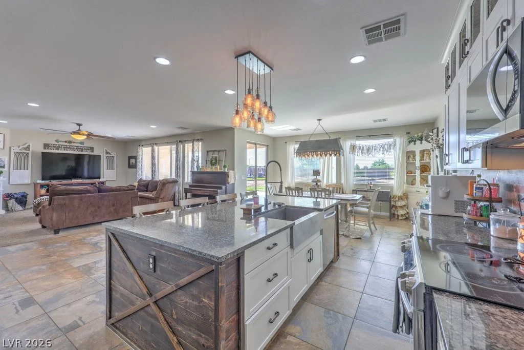 1593 Valley Home, Logandale, NV 89021