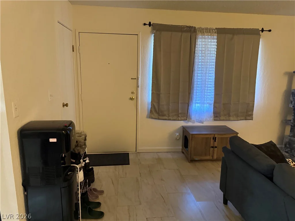 2080 Karen, Las Vegas, NV 89169