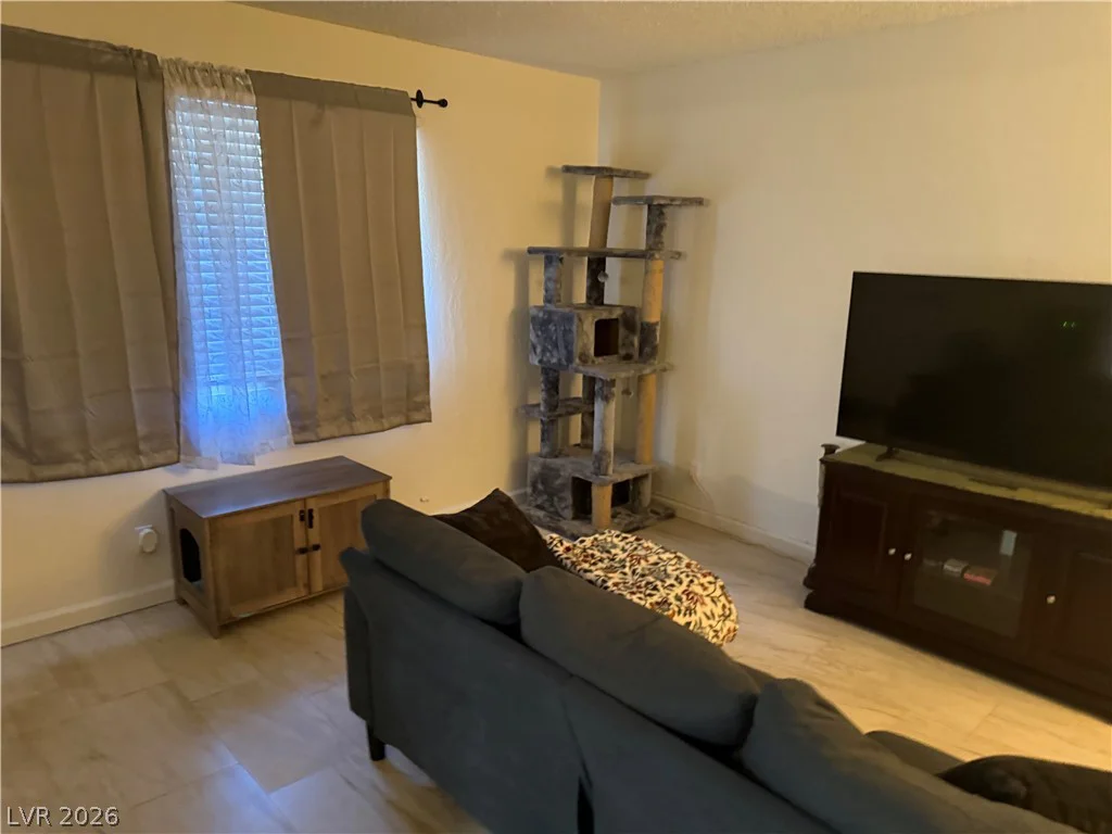 2080 Karen, Las Vegas, NV 89169