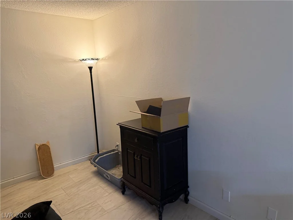 2080 Karen, Las Vegas, NV 89169