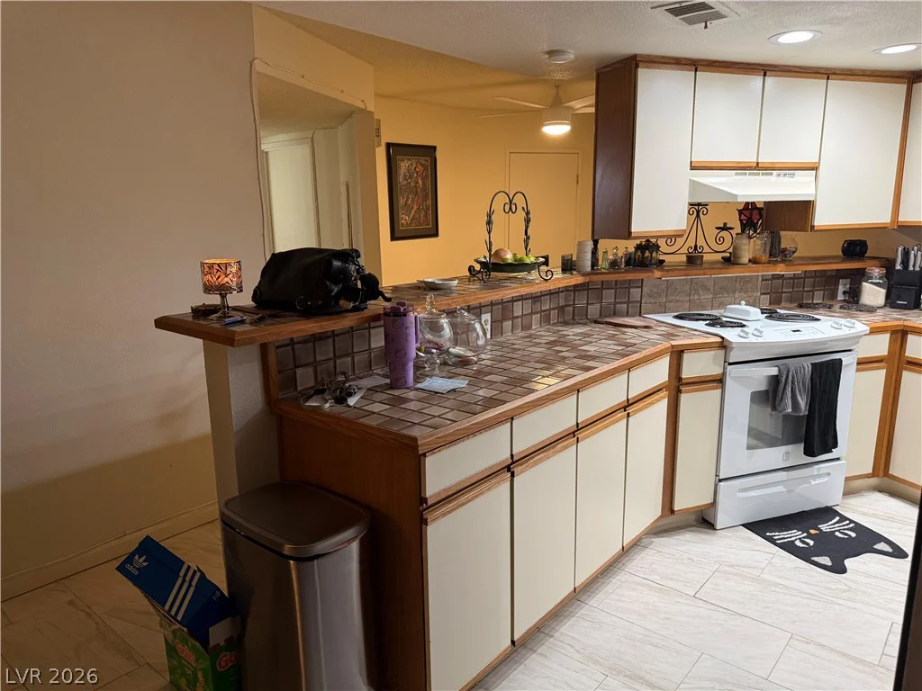 2080 Karen, Las Vegas, NV 89169