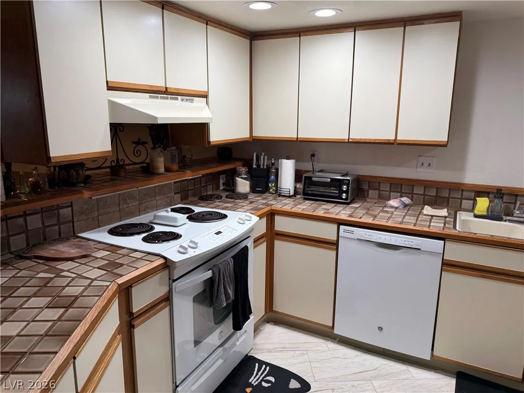 2080 Karen, Las Vegas, NV 89169