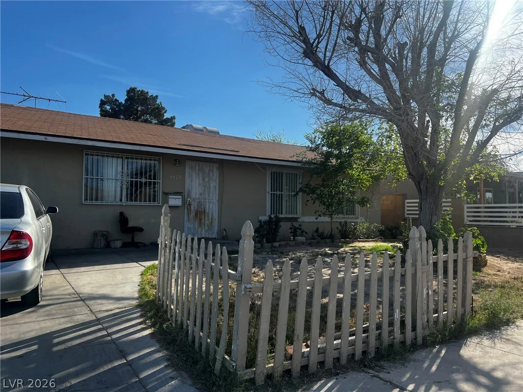4829 Stillwater, Las Vegas, NV 89110
