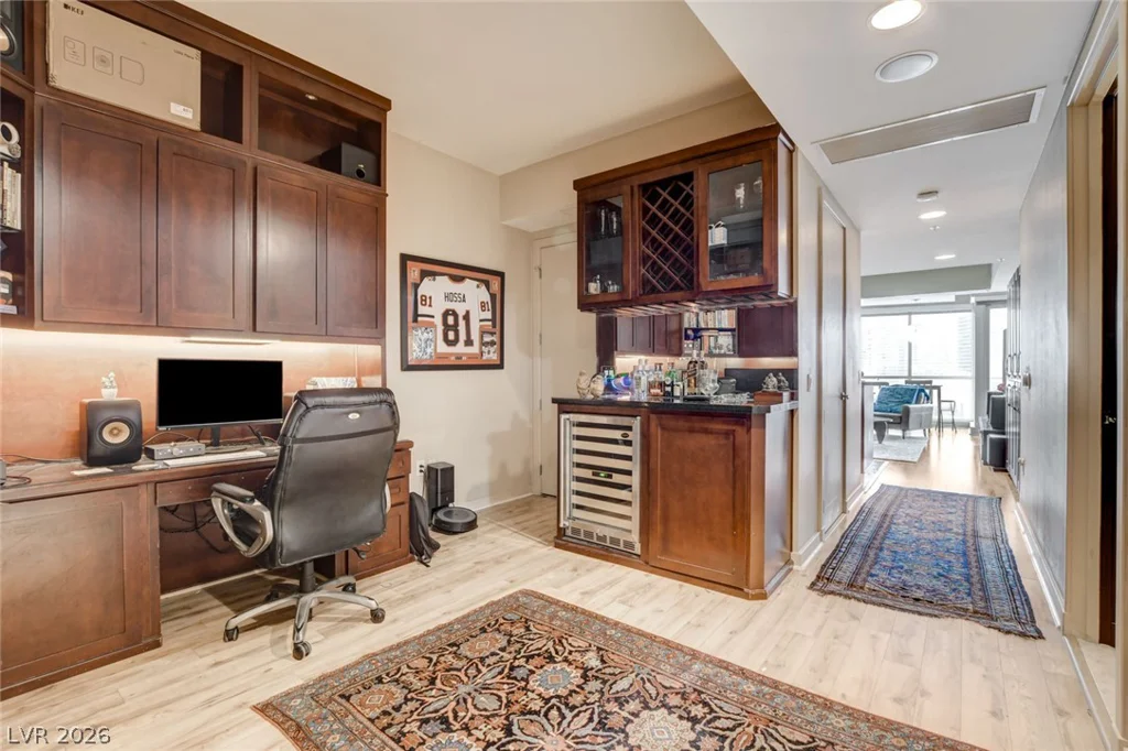 4525 Dean Martin, Las Vegas, NV 89103